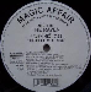 Magic Affair Feat. Anita Davis & Raz-Ma-Taz: Night Of The Raven (12") - Bild 3