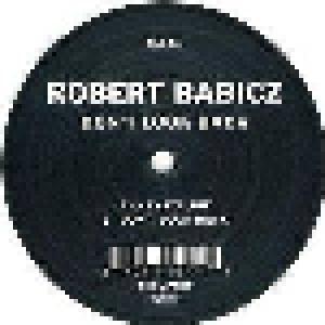 Robert Babicz: Don't Look Back - Cover