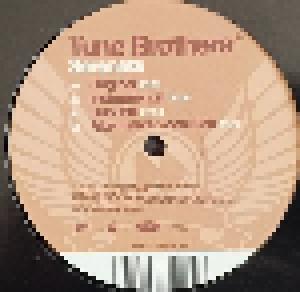 Tune Brothers: Serenata - Cover